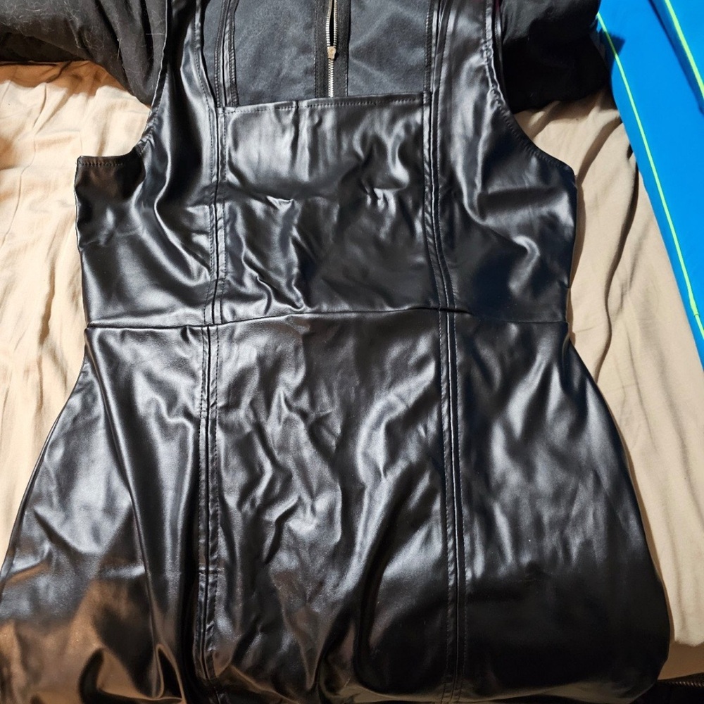 Black Mini Dress with Sleek Design and Soft Texture